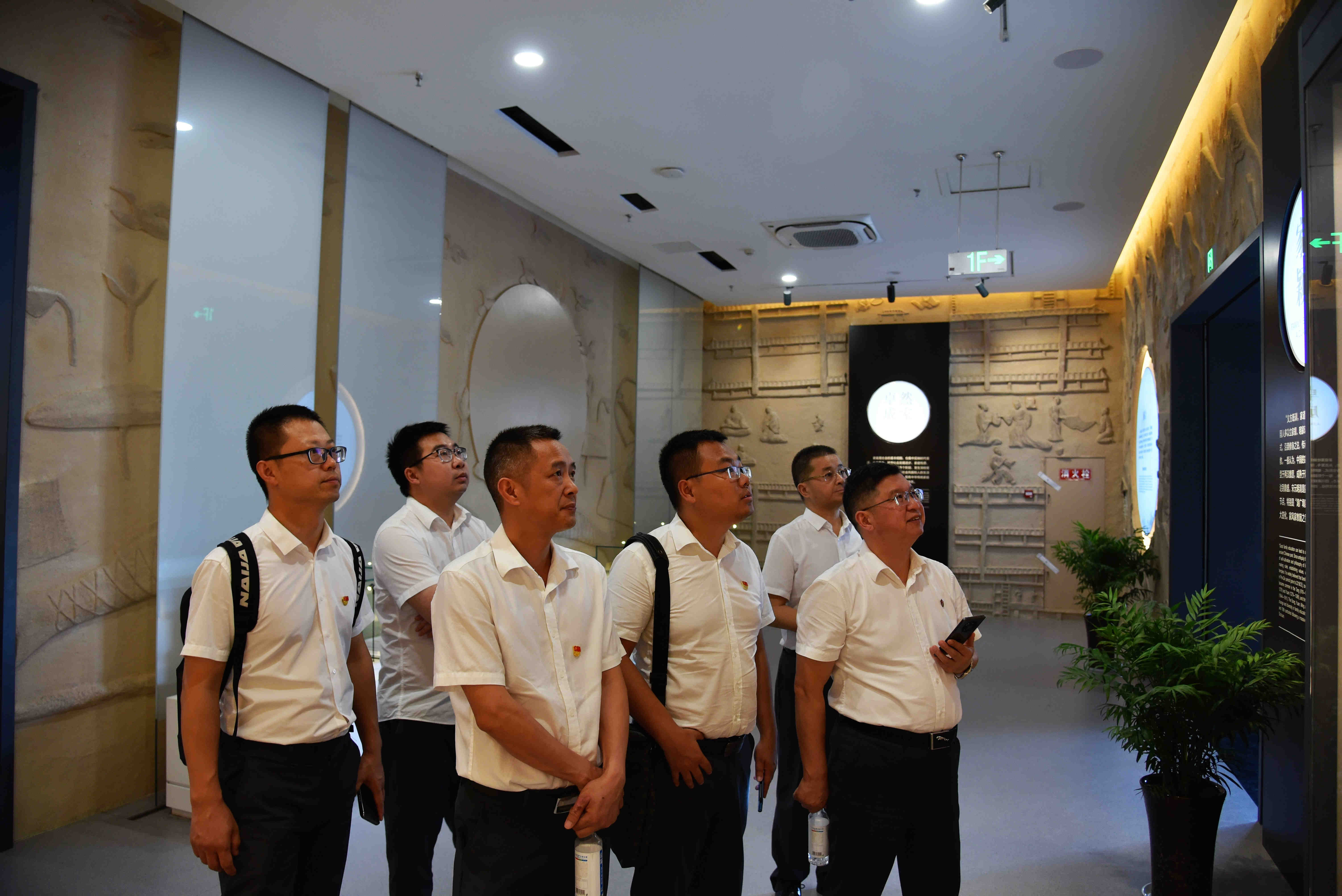 1688119893573985.jpg 1688119893573985.jpg